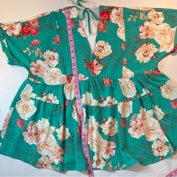 Entro Women’s Emerald Green Floral Blouse Sz L Short Sleeve Deep V Flowy Top - Picture 3 of 8